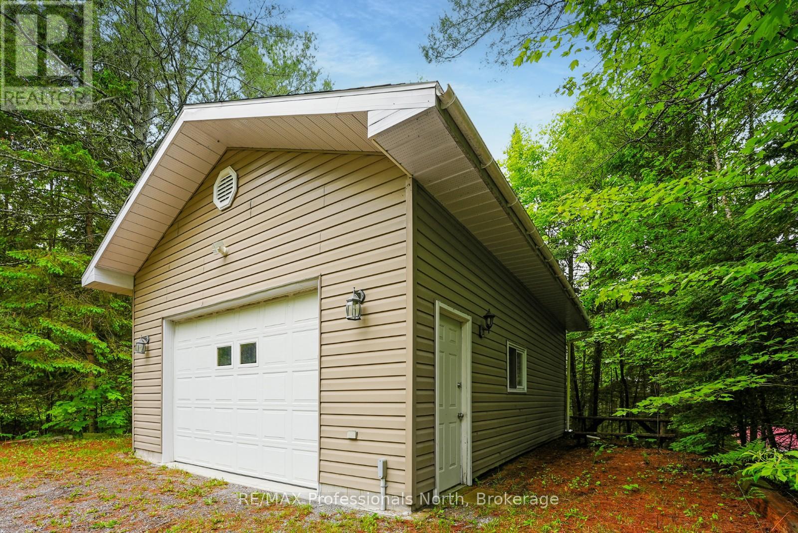 2598 Glamorgan Road, Highlands East, Ontario  K0M 1S0 - Photo 41 - X12451884