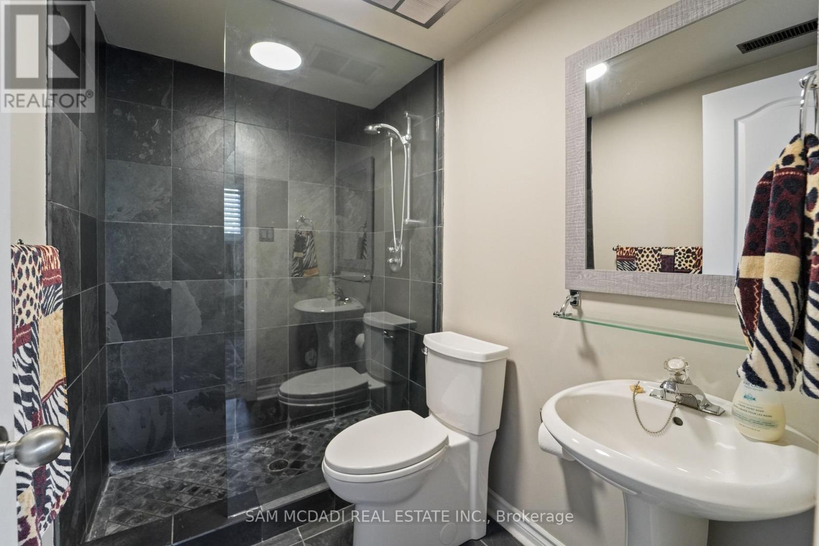 1 - 195 Grand Avenue, Toronto (Stonegate-Queensway), Ontario  M8Y 3Y3 - Photo 36 - W12451705