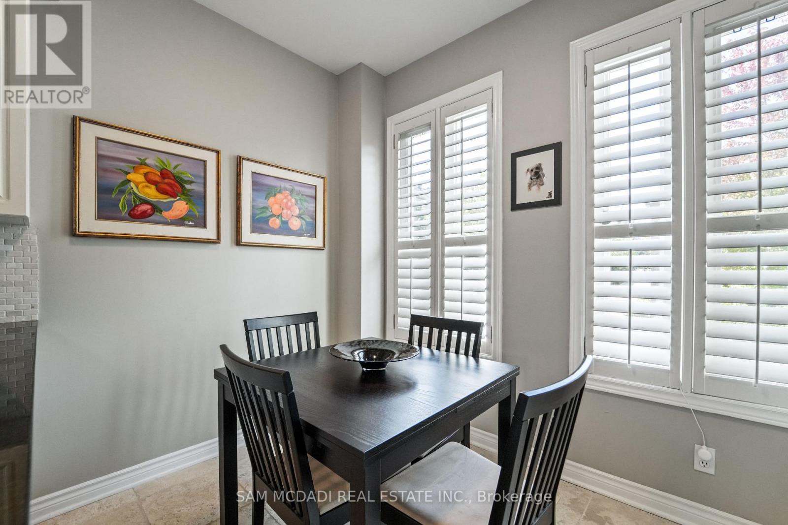 1 - 195 Grand Avenue, Toronto (Stonegate-Queensway), Ontario  M8Y 3Y3 - Photo 5 - W12451705