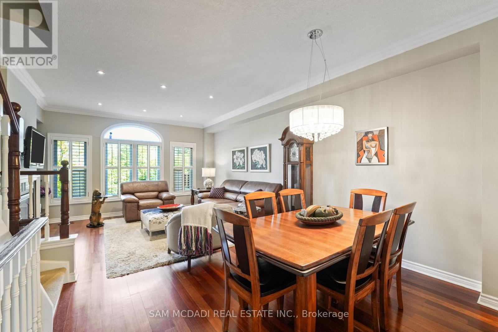 1 - 195 Grand Avenue, Toronto (Stonegate-Queensway), Ontario  M8Y 3Y3 - Photo 9 - W12451705