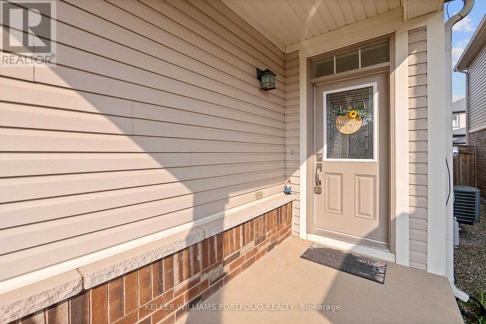 406 Grenke Place, Milton, Ontario  L9T 7T5 - Photo 5 - W12451713