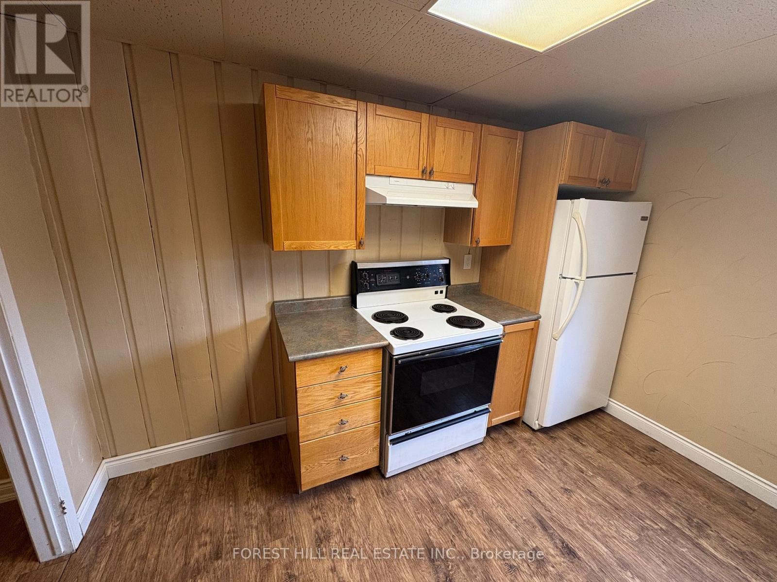 [upper] - 12 Mill Street, Mississauga, Ontario  L5M 1Y1 - Photo 2 - W12451746