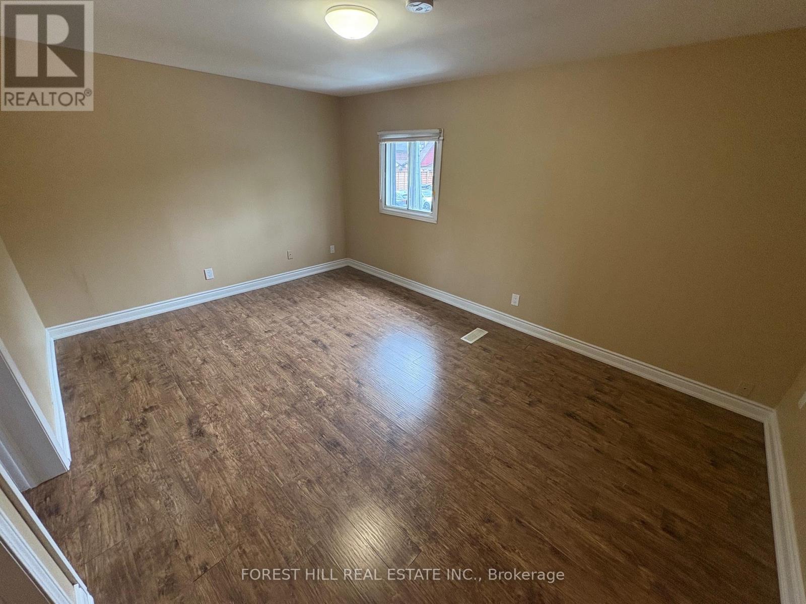 [upper] - 12 Mill Street, Mississauga, Ontario  L5M 1Y1 - Photo 3 - W12451746