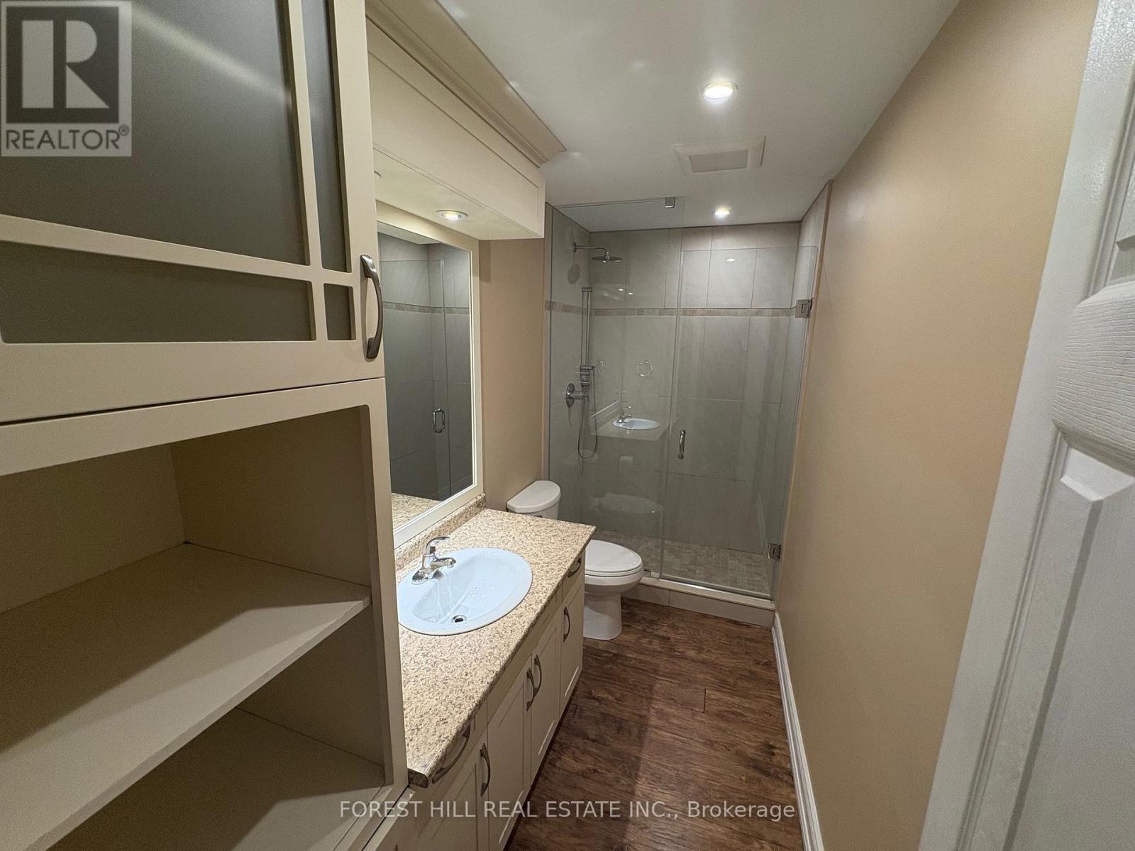 [upper] - 12 Mill Street, Mississauga, Ontario  L5M 1Y1 - Photo 8 - W12451746