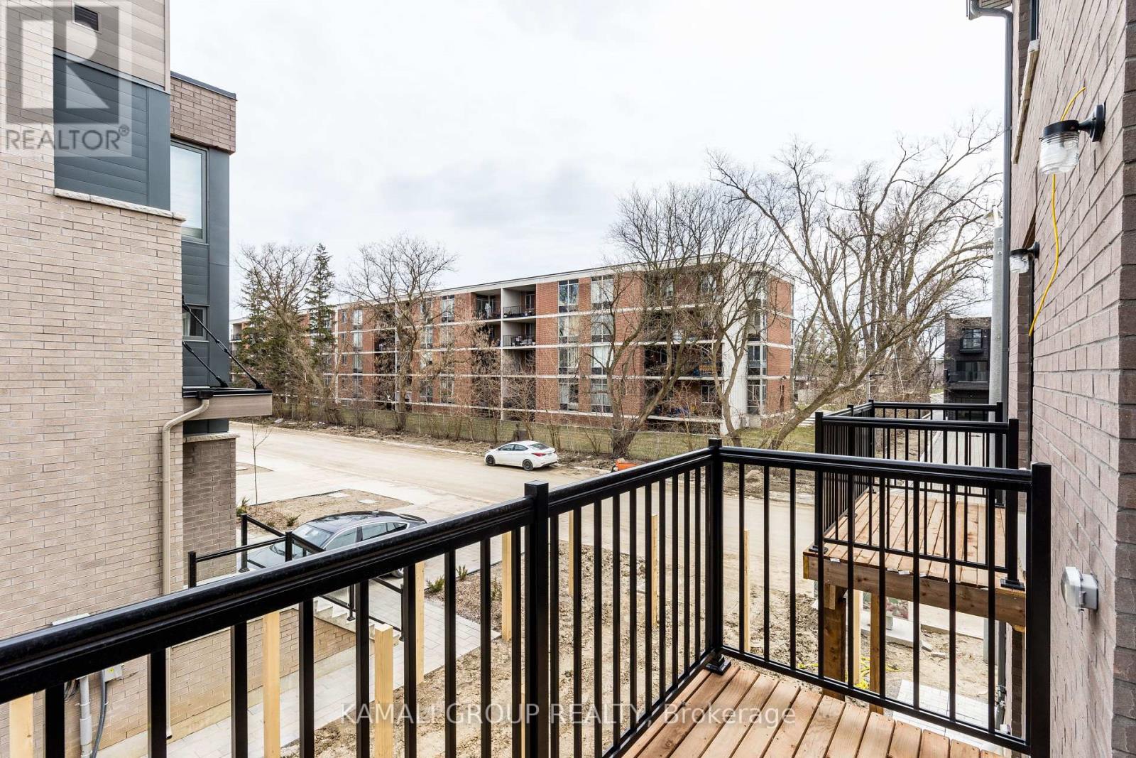 Upper - 3 Wild Rose Gardens, Toronto, Ontario  M6L 0A4 - Photo 19 - W12451747