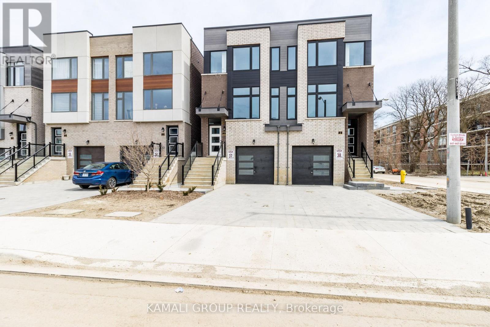 Upper - 3 Wild Rose Gardens, Toronto, Ontario  M6L 0A4 - Photo 20 - W12451747