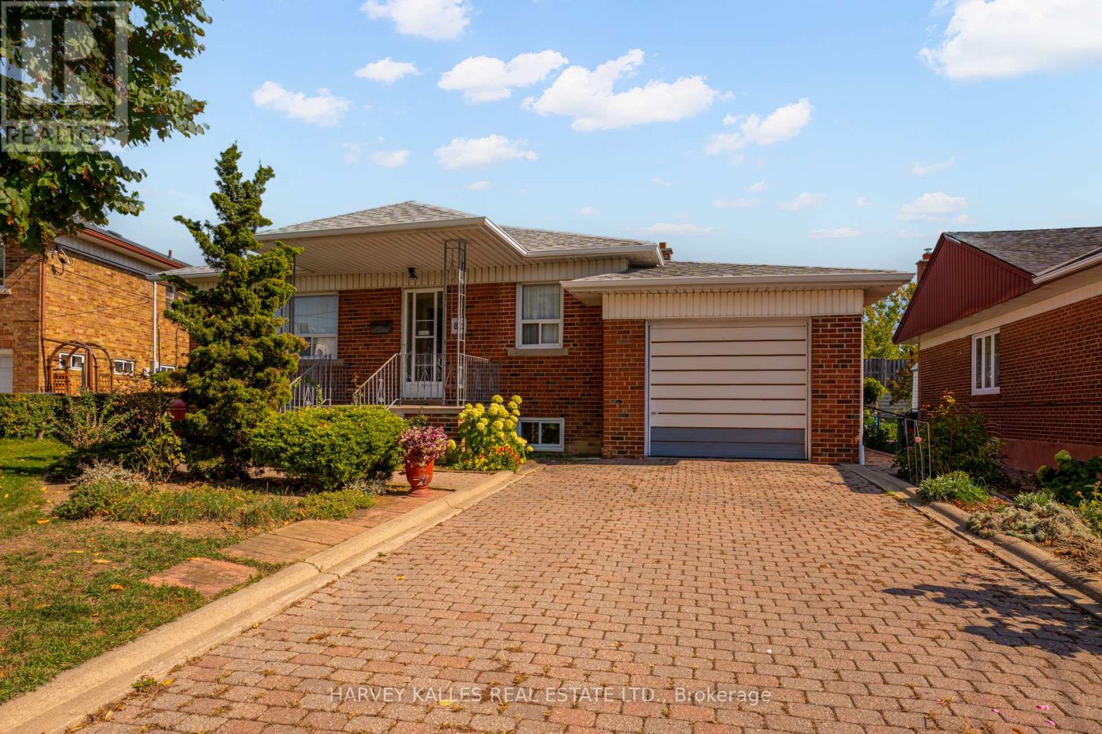 82 Cork Avenue, Toronto, Ontario  M6B 2Y2 - Photo 2 - W12451750