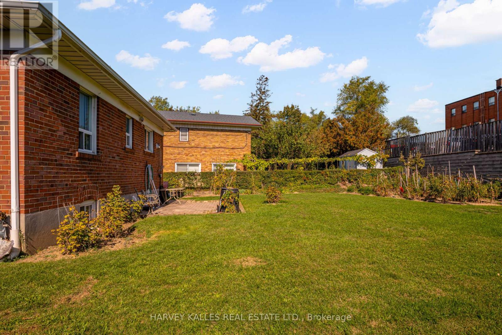 82 Cork Avenue, Toronto (Yorkdale-Glen Park), Ontario  M6B 2Y2 - Photo 20 - W12451750