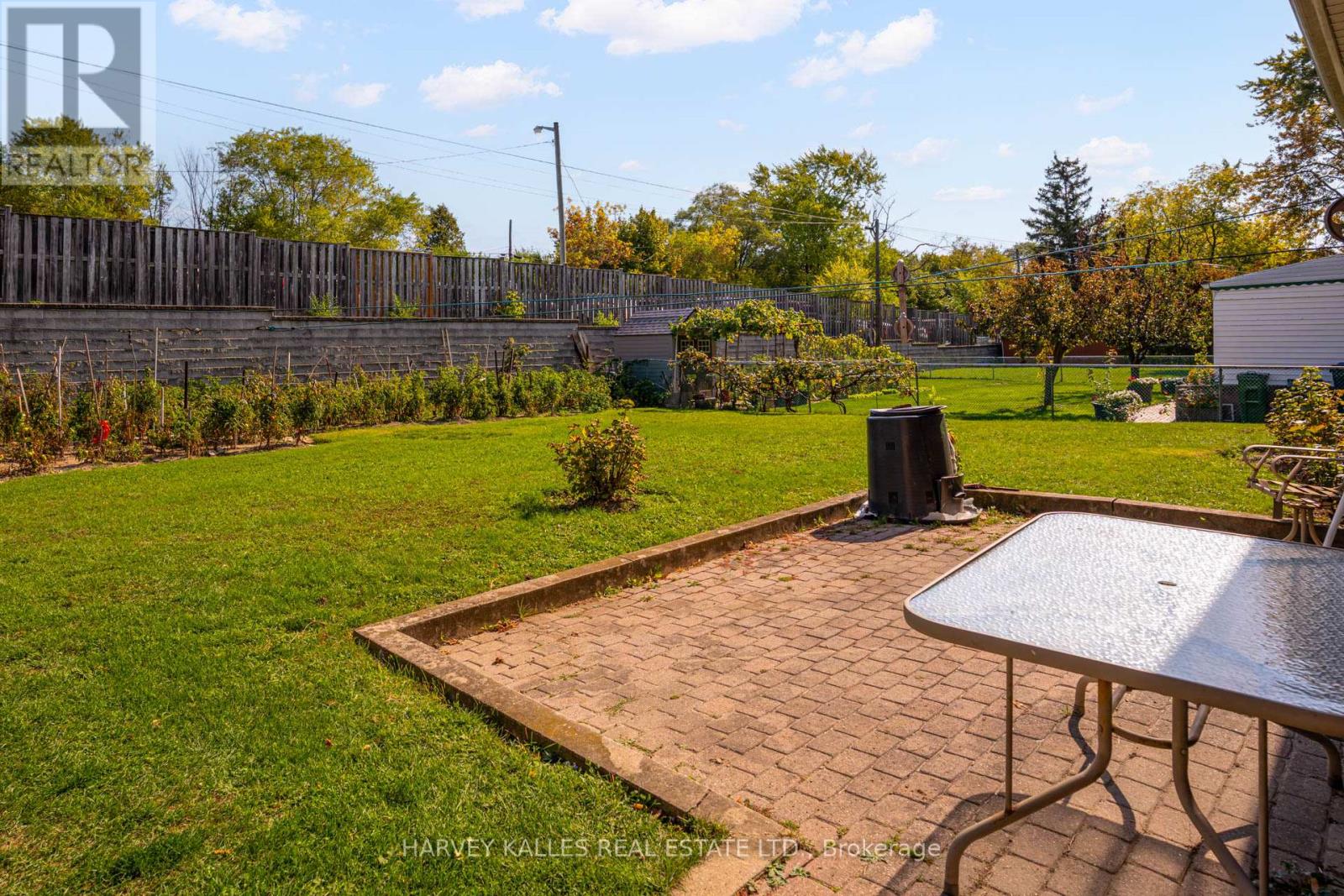 82 Cork Avenue, Toronto, Ontario  M6B 2Y2 - Photo 24 - W12451750