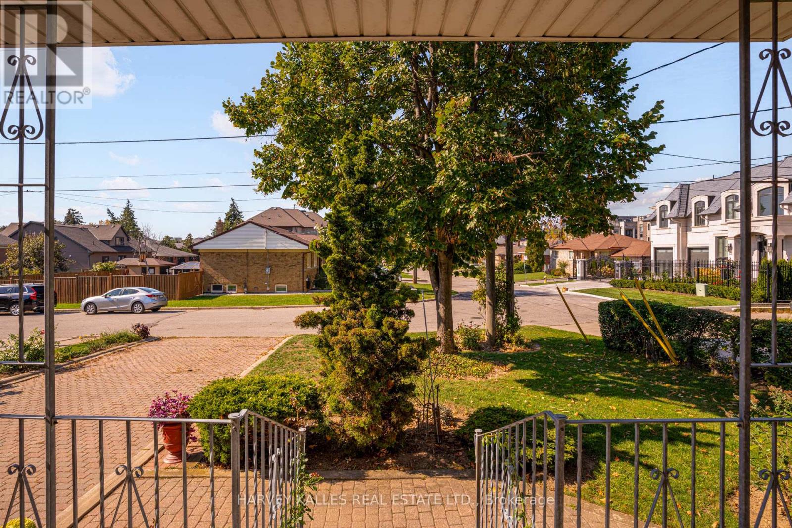 82 Cork Avenue, Toronto, Ontario  M6B 2Y2 - Photo 3 - W12451750