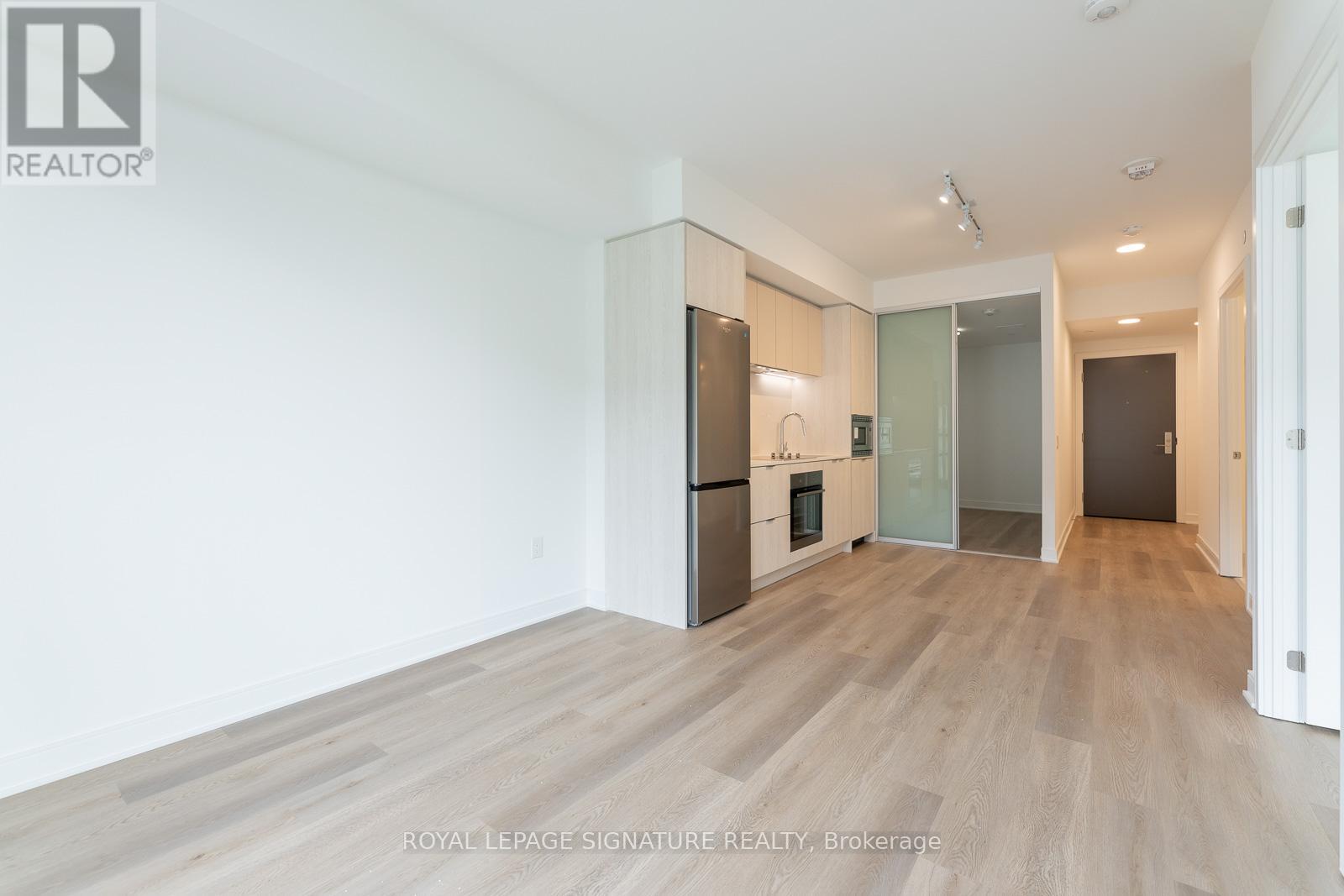 616 - 86 Dundas Street W, Mississauga, Ontario  L5A 1W4 - Photo 11 - W12451751