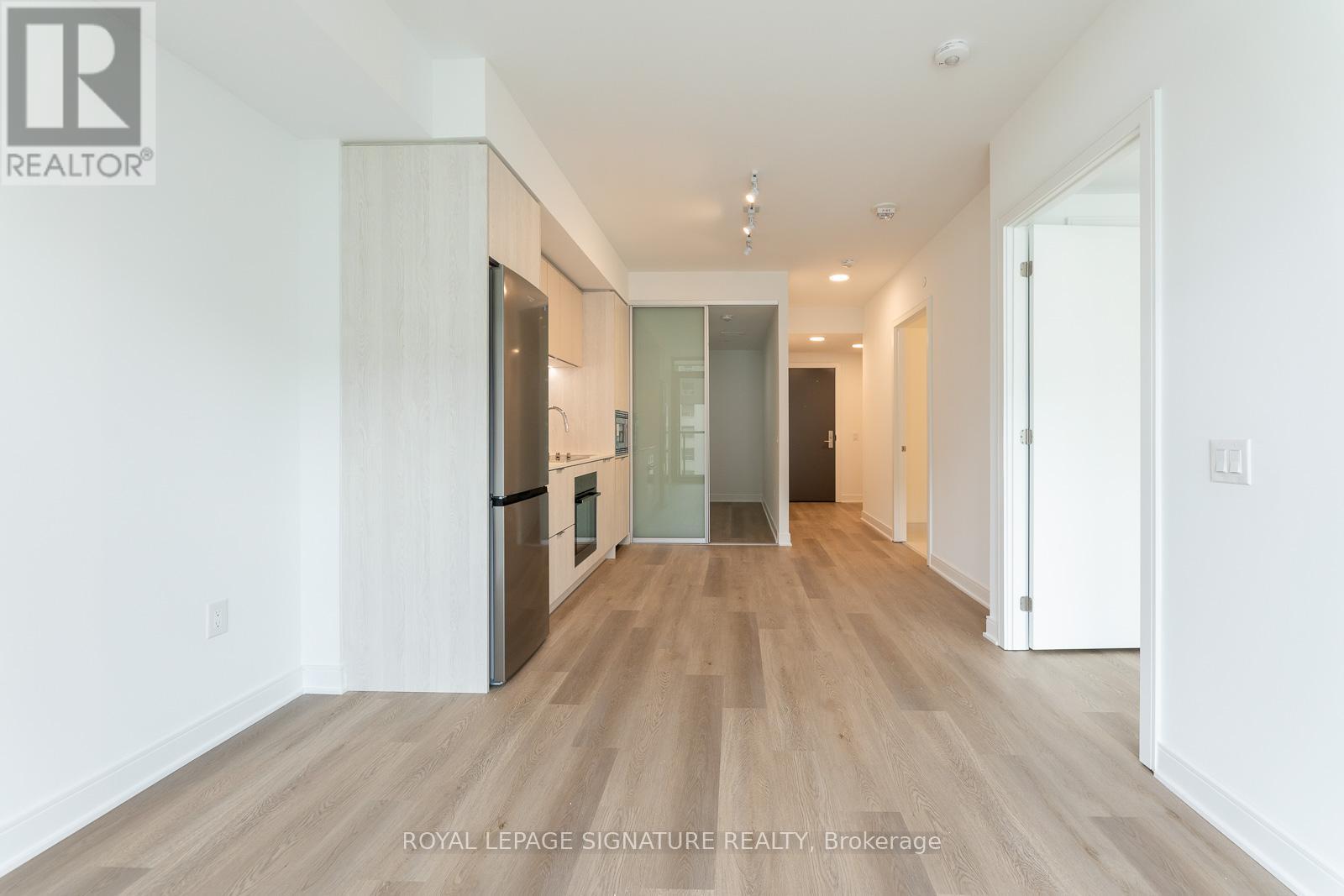616 - 86 Dundas Street W, Mississauga, Ontario  L5A 1W4 - Photo 12 - W12451751