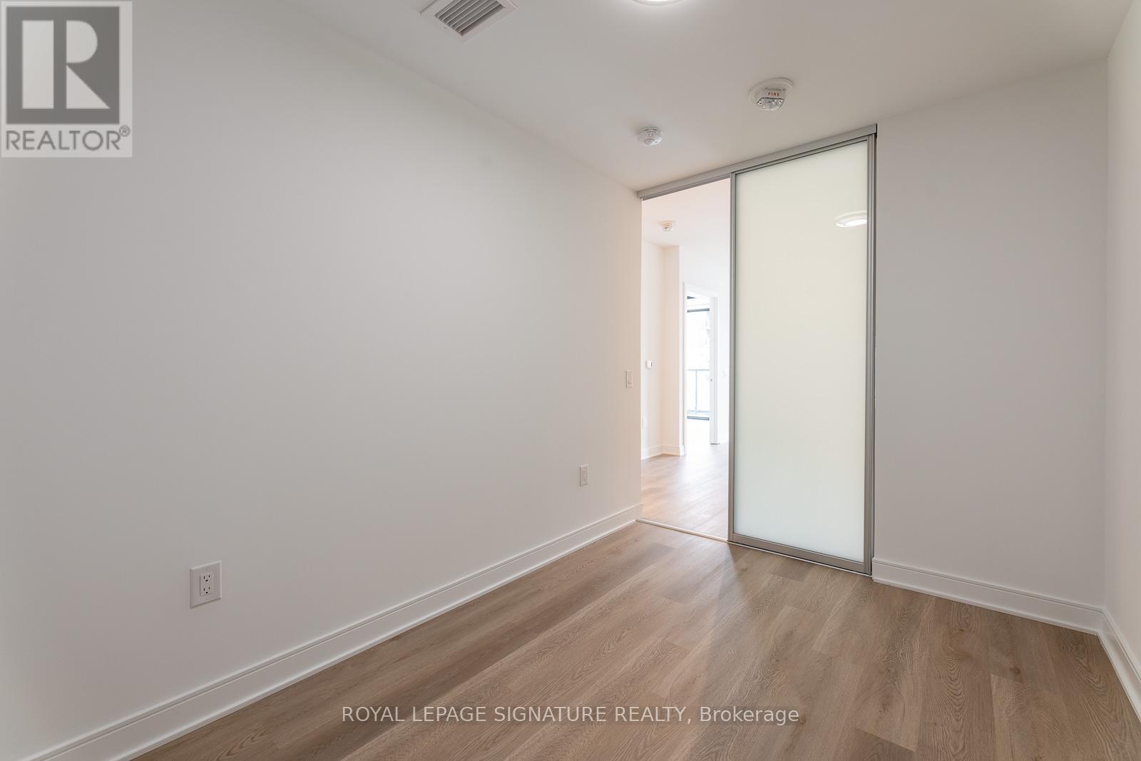 616 - 86 Dundas Street W, Mississauga, Ontario  L5A 1W4 - Photo 14 - W12451751