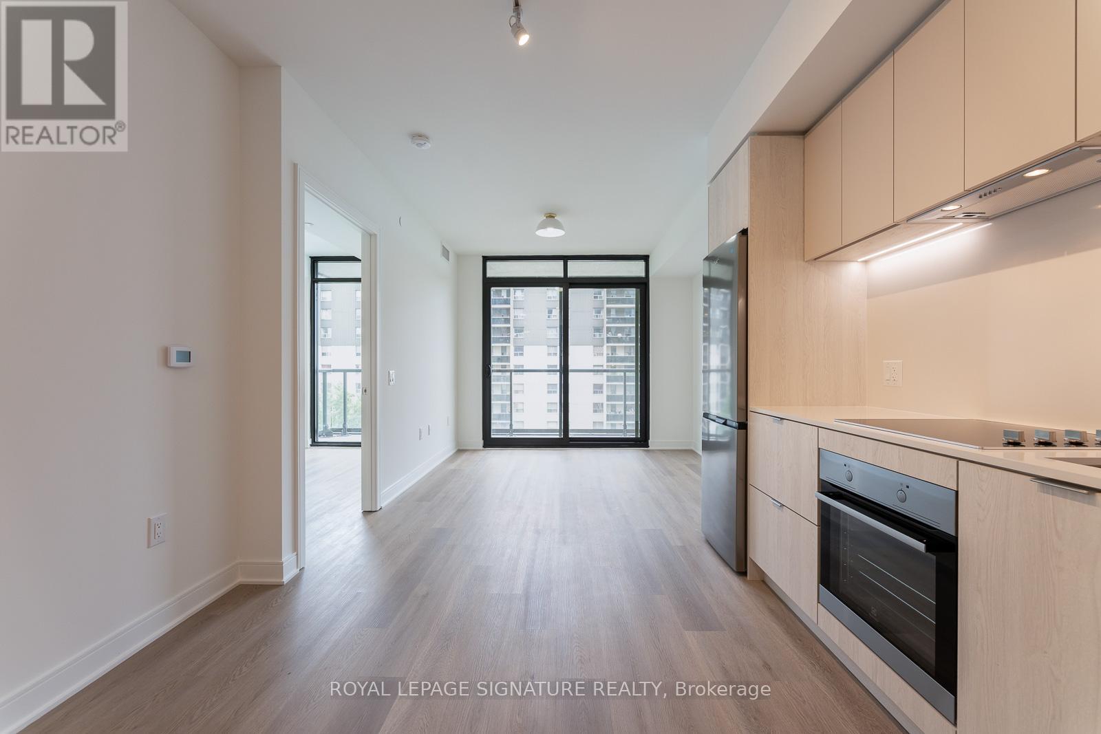 616 - 86 Dundas Street W, Mississauga, Ontario  L5A 1W4 - Photo 4 - W12451751