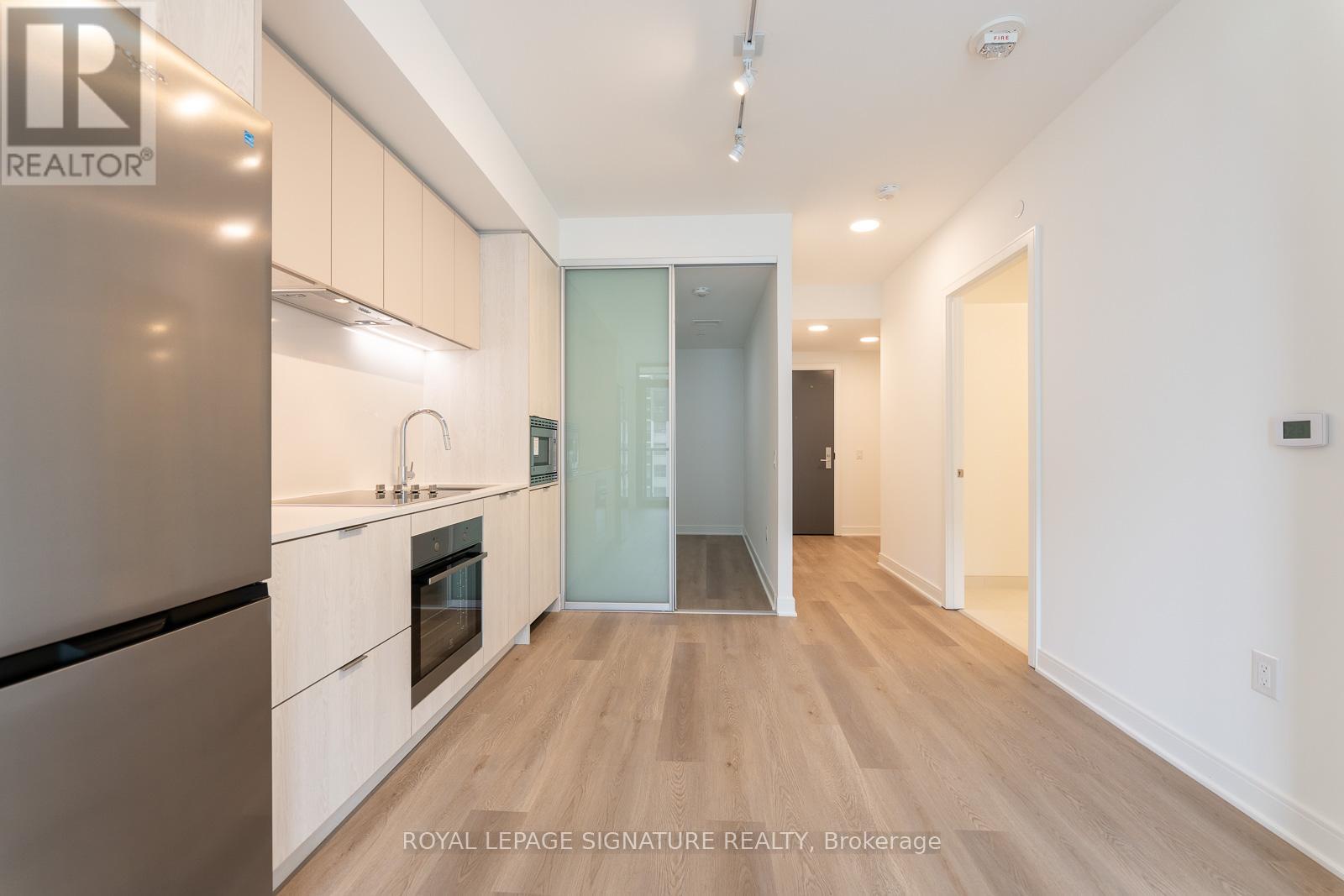 616 - 86 Dundas Street W, Mississauga, Ontario  L5A 1W4 - Photo 7 - W12451751