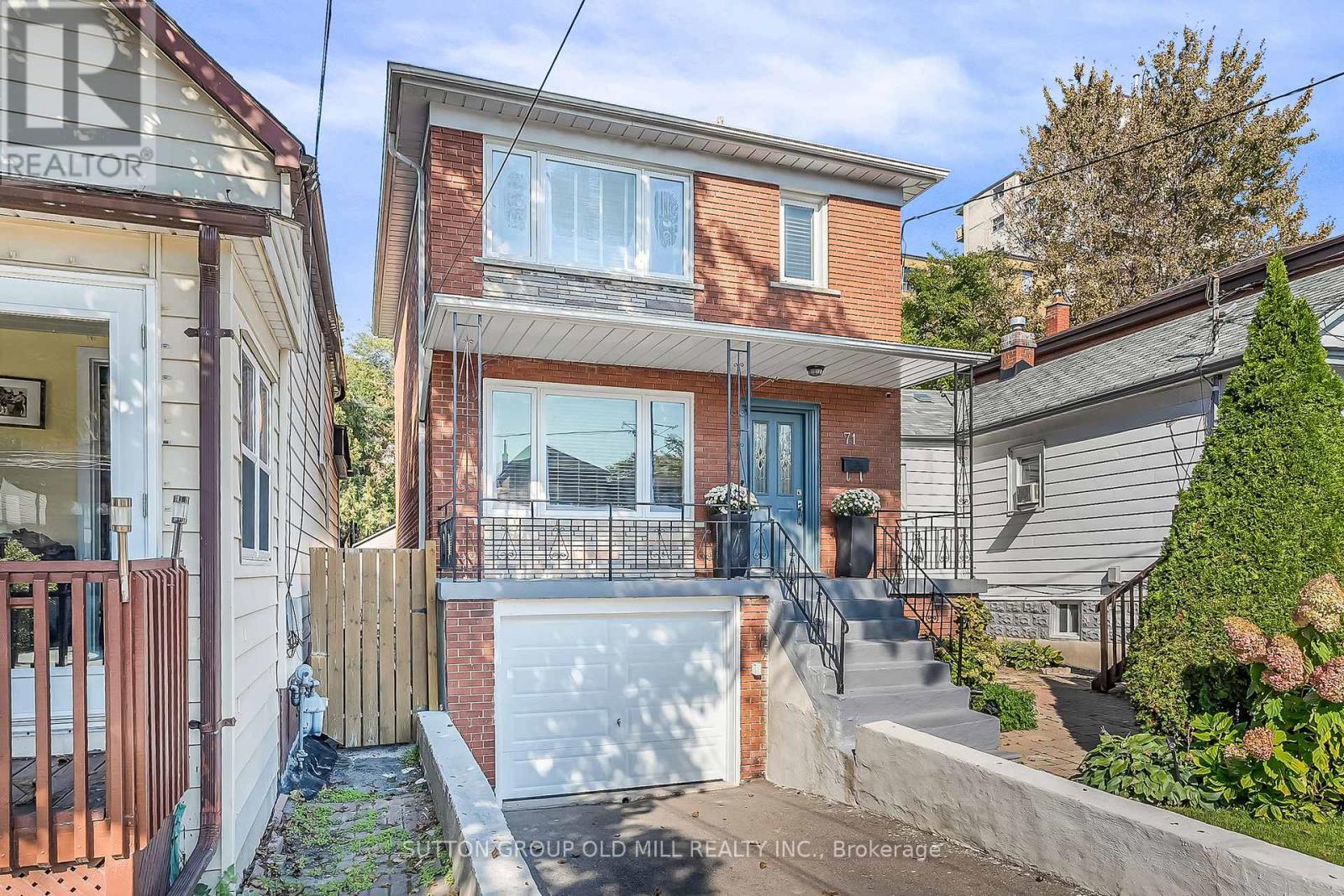 71 Warren Crescent, Toronto, Ontario  M6S 4S3 - Photo 2 - W12451765