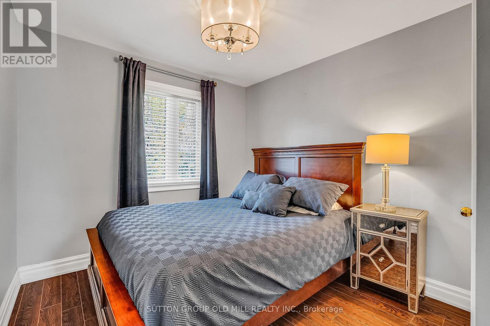 71 Warren Crescent, Toronto, Ontario  M6S 4S3 - Photo 29 - W12451765