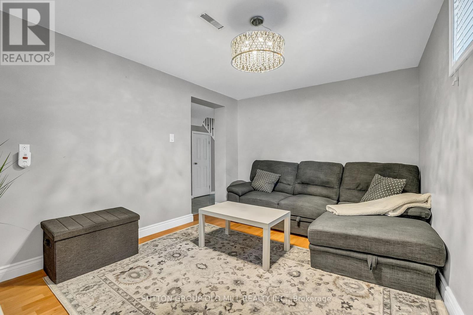 71 Warren Crescent, Toronto, Ontario  M6S 4S3 - Photo 36 - W12451765