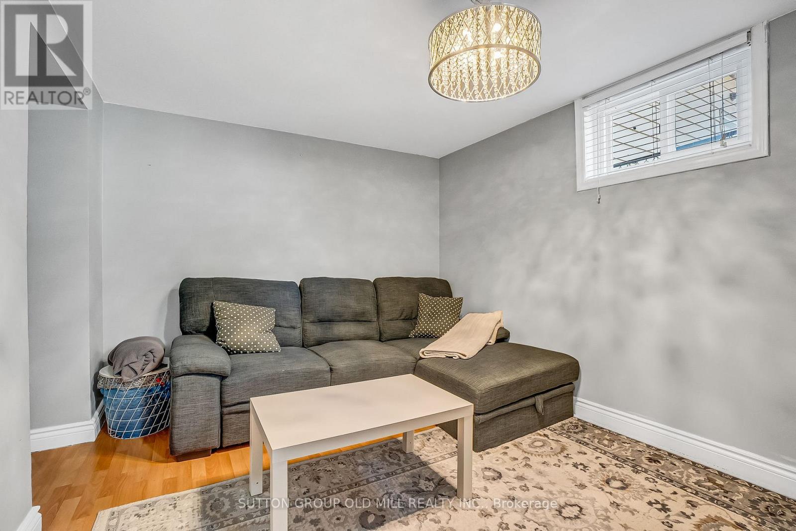 71 Warren Crescent, Toronto, Ontario  M6S 4S3 - Photo 37 - W12451765