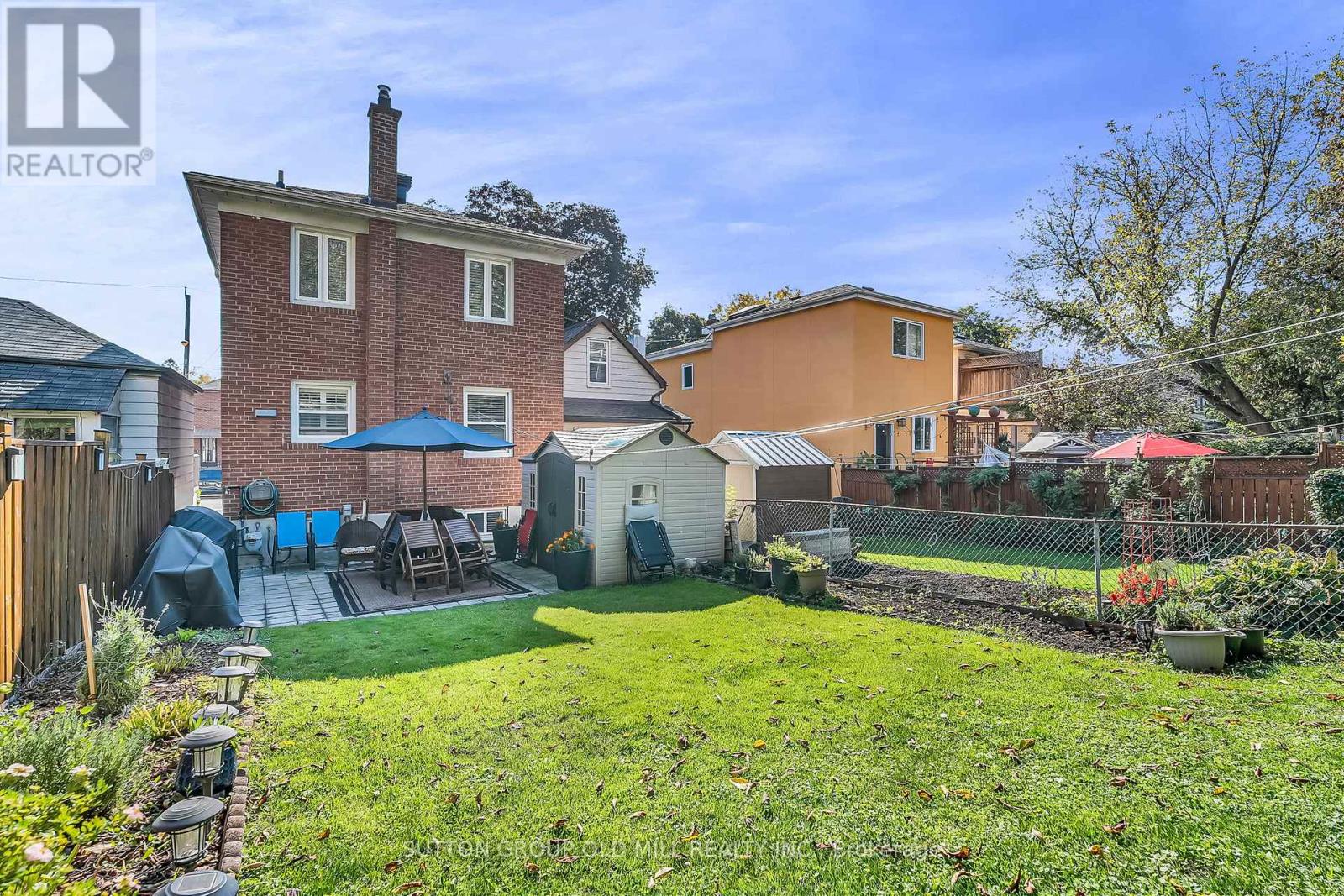 71 Warren Crescent, Toronto, Ontario  M6S 4S3 - Photo 44 - W12451765