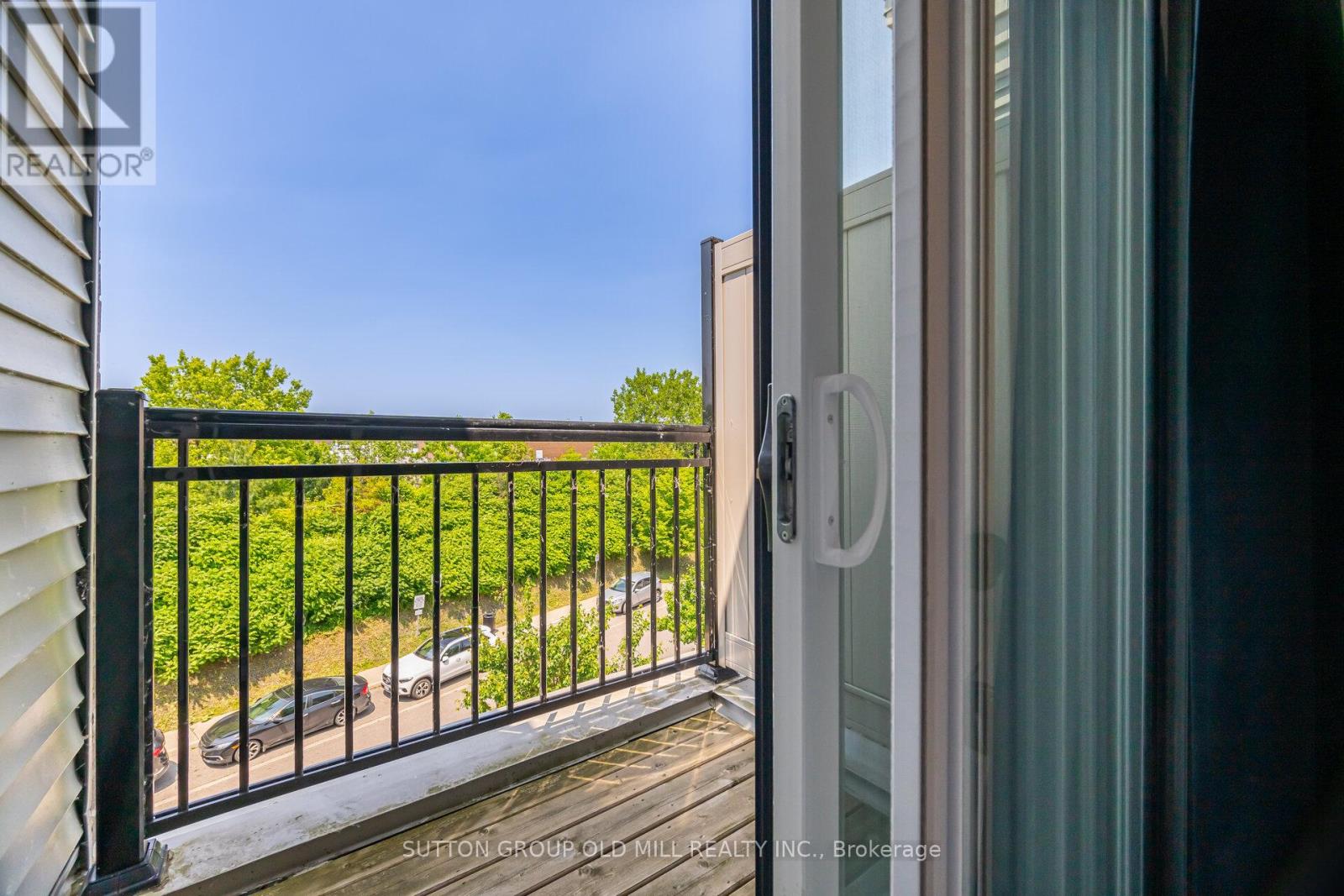 4 - 150 Long Branch Avenue, Toronto, Ontario  M8W 0A9 - Photo 17 - W12451767