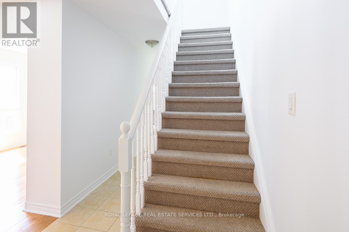 2030 Glenada Crescent, Oakville, Ontario  L6H 4M5 - Photo 23 - W12451769