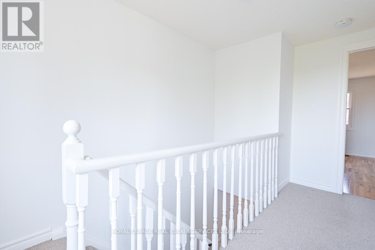 2030 Glenada Crescent, Oakville, Ontario  L6H 4M5 - Photo 25 - W12451769