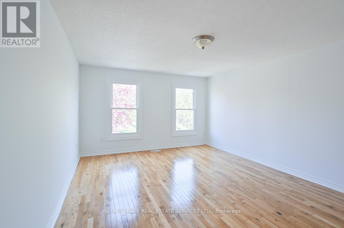 2030 Glenada Crescent, Oakville, Ontario  L6H 4M5 - Photo 26 - W12451769