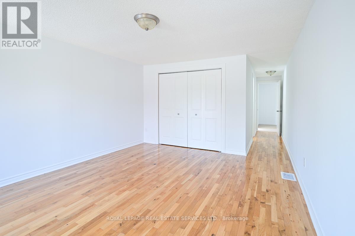 2030 Glenada Crescent, Oakville, Ontario  L6H 4M5 - Photo 29 - W12451769