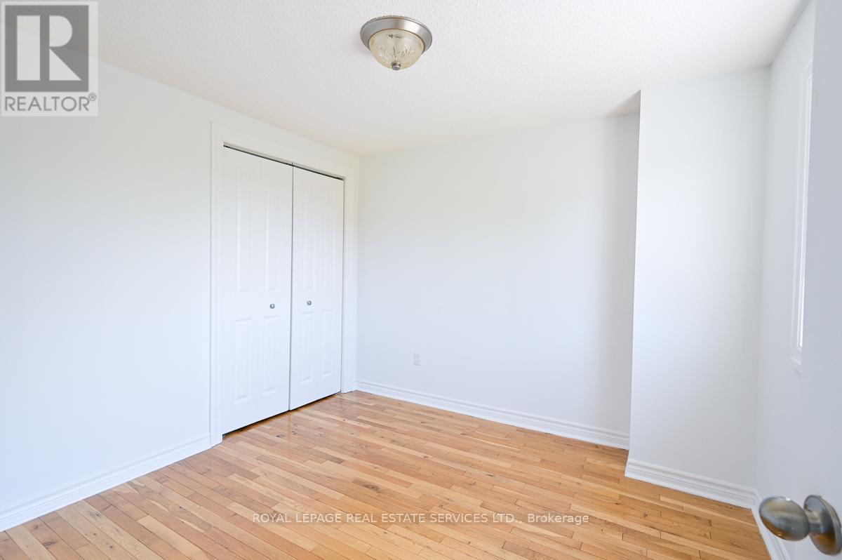 2030 Glenada Crescent, Oakville, Ontario  L6H 4M5 - Photo 37 - W12451769