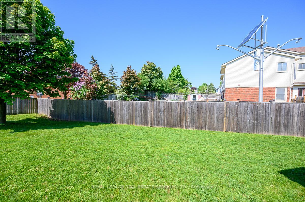 2030 Glenada Crescent, Oakville, Ontario  L6H 4M5 - Photo 45 - W12451769