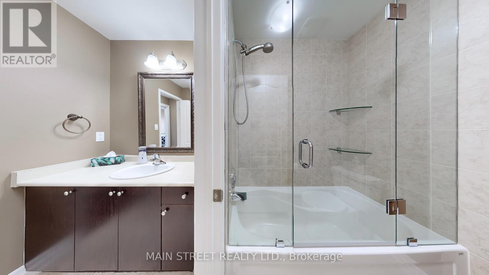 42 Bellchase Trail, Brampton (Bram East), Ontario  L6P 3K3 - Photo 23 - W12451772