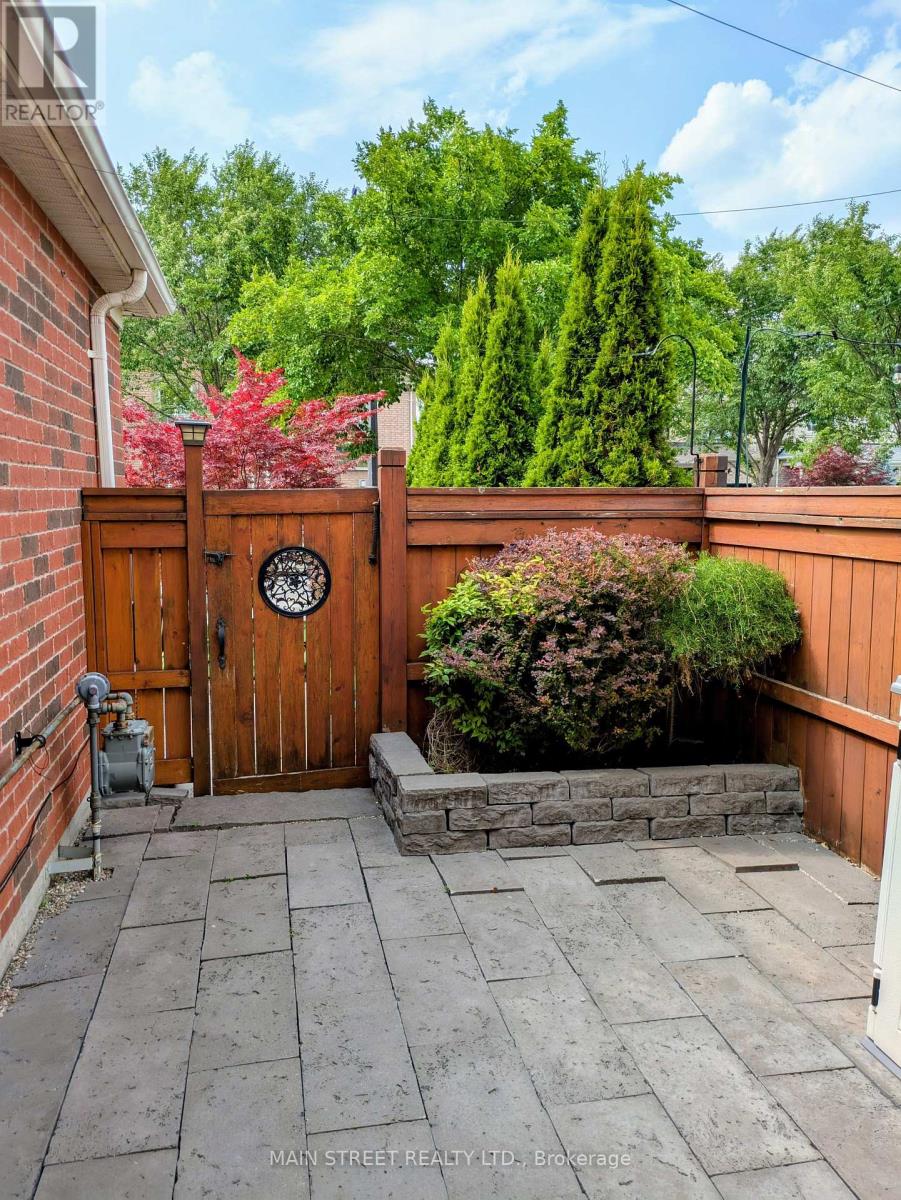 42 Bellchase Trail, Brampton (Bram East), Ontario  L6P 3K3 - Photo 35 - W12451772