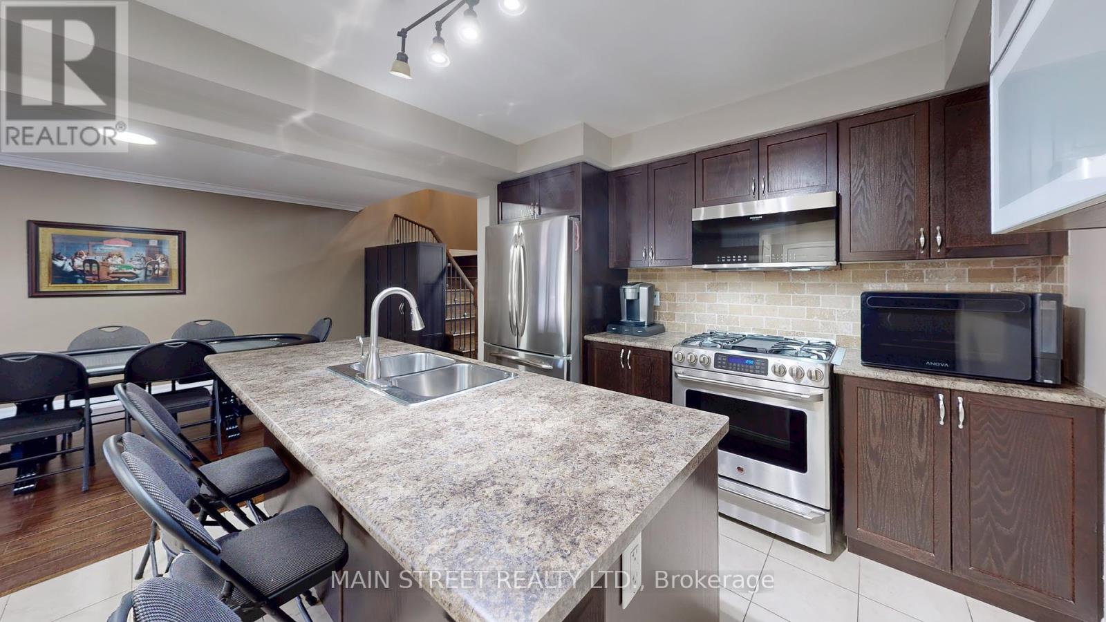 42 Bellchase Trail, Brampton (Bram East), Ontario  L6P 3K3 - Photo 9 - W12451772