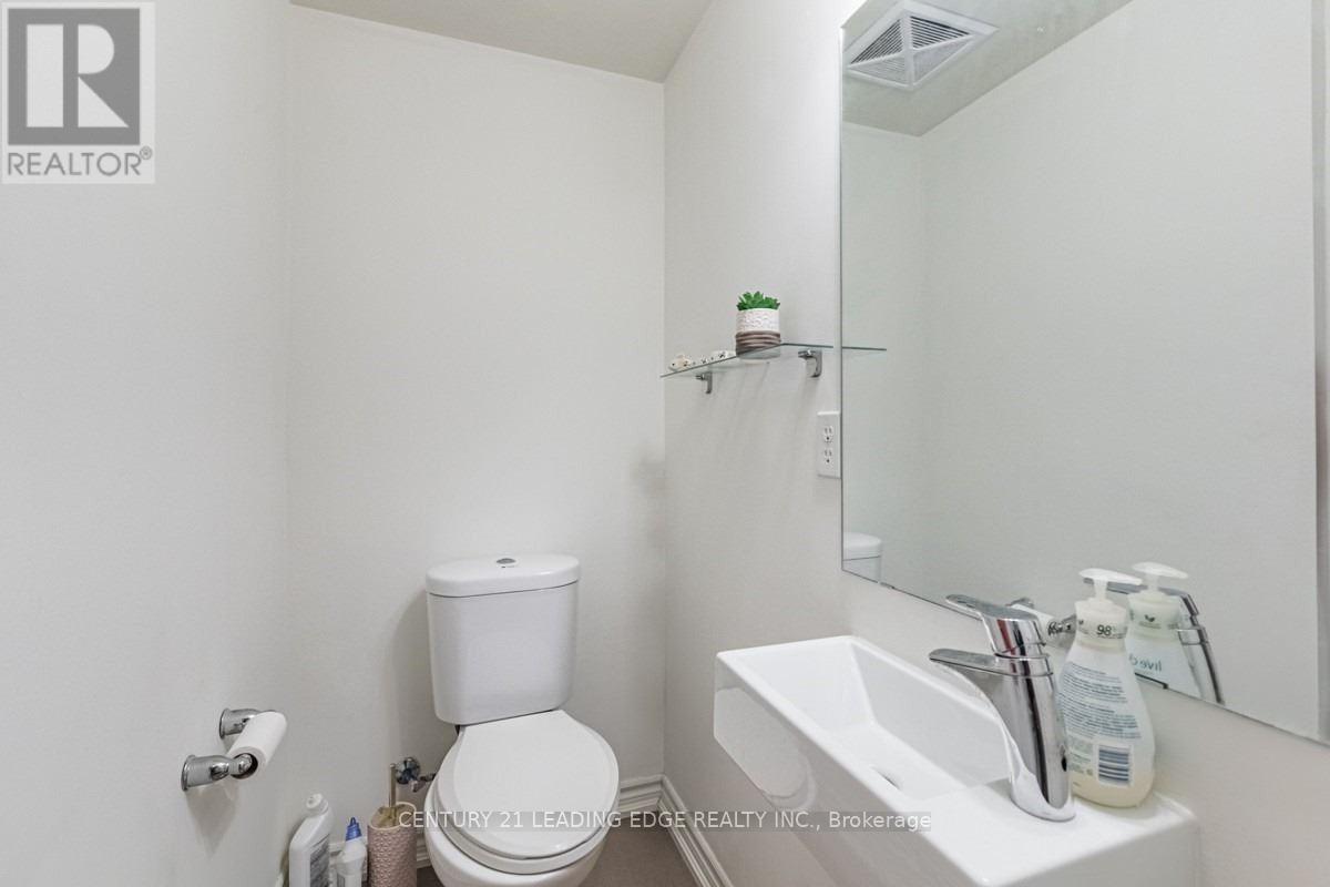 16 - 125 Long Branch Avenue, Toronto, Ontario  M8W 0A9 - Photo 17 - W12451783