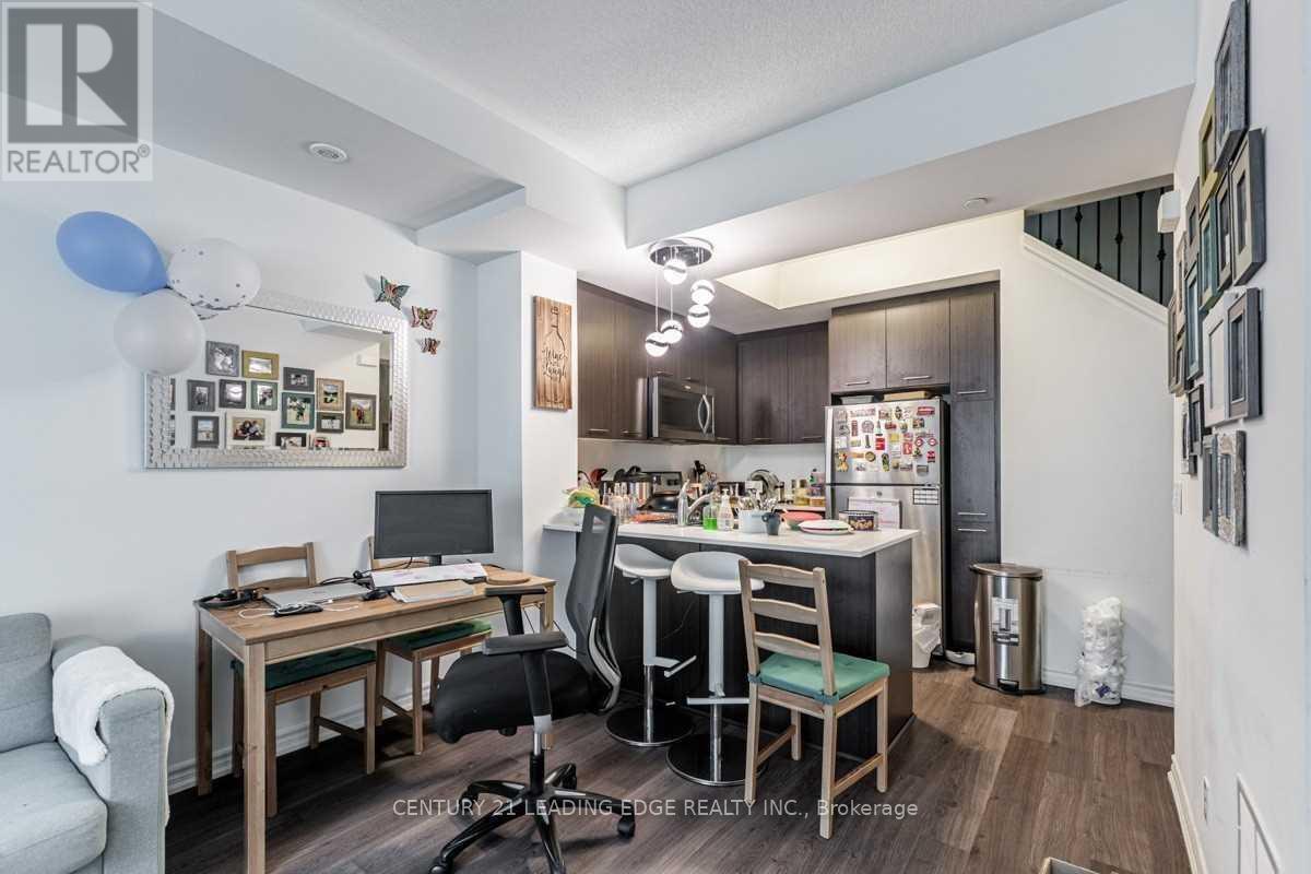 16 - 125 Long Branch Avenue, Toronto, Ontario  M8W 0A9 - Photo 9 - W12451783