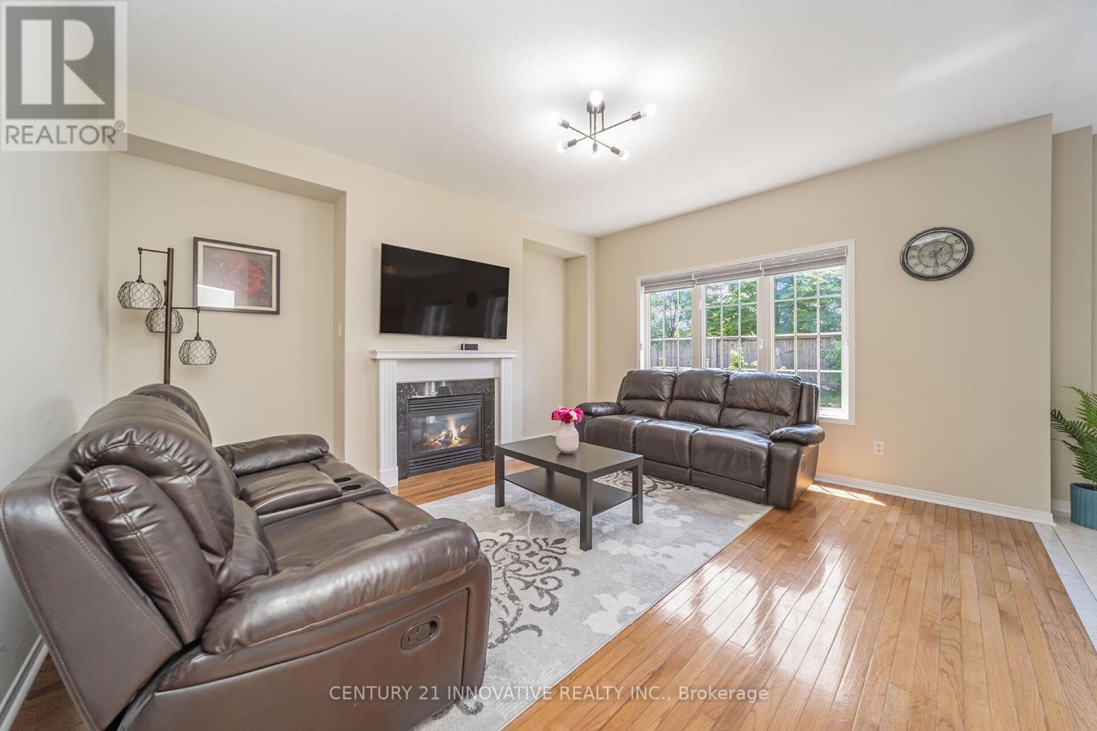 4876 Potomac Court, Mississauga, Ontario  L5R 0B1 - Photo 10 - W12451786