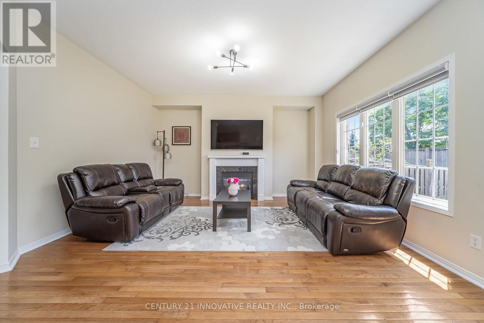 4876 Potomac Court, Mississauga, Ontario  L5R 0B1 - Photo 11 - W12451786