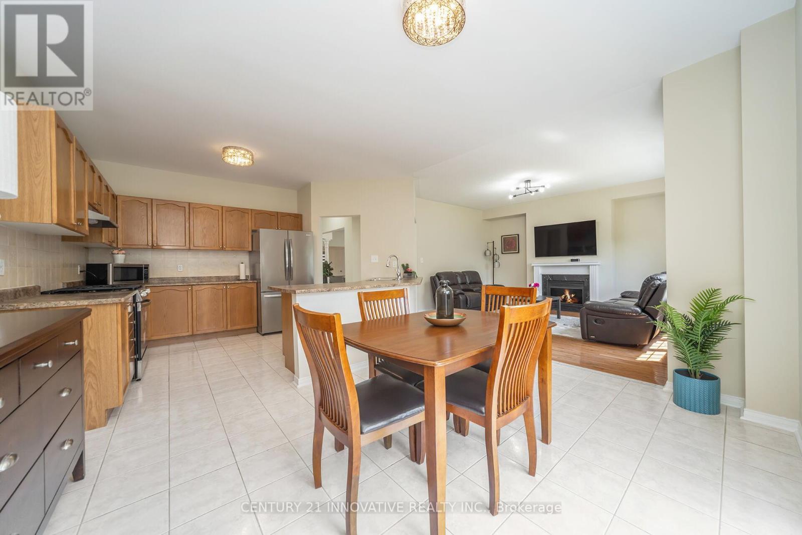 4876 Potomac Court, Mississauga, Ontario  L5R 0B1 - Photo 13 - W12451786