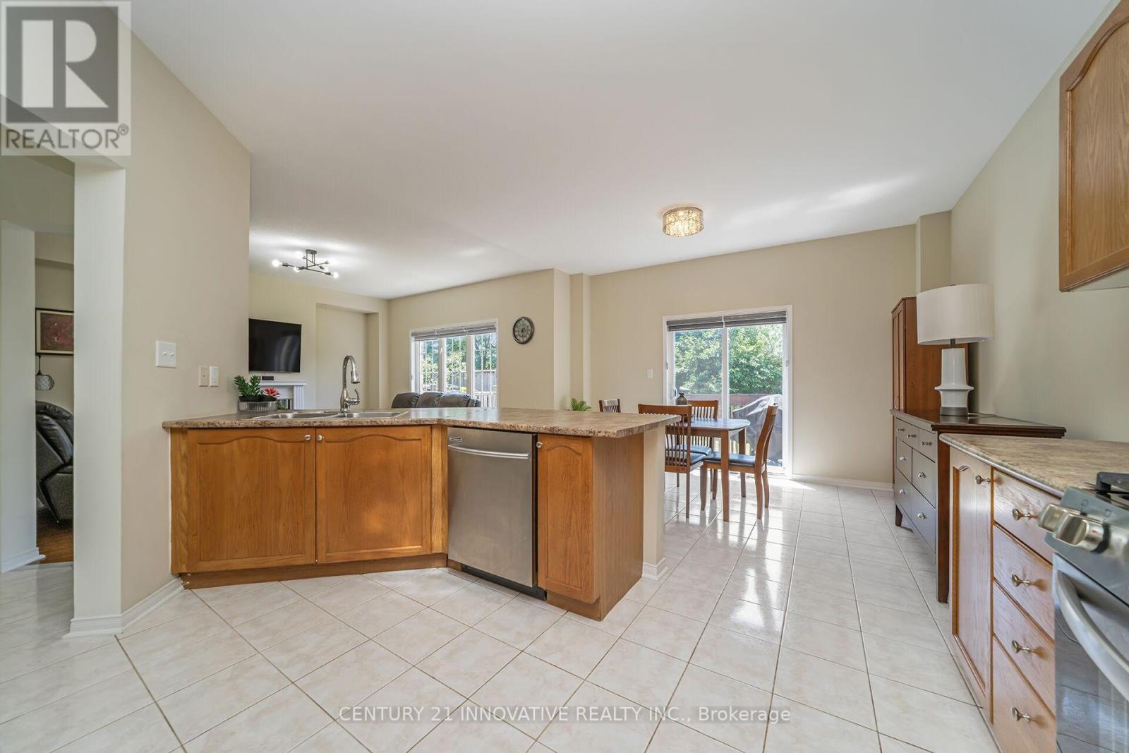 4876 Potomac Court, Mississauga, Ontario  L5R 0B1 - Photo 16 - W12451786