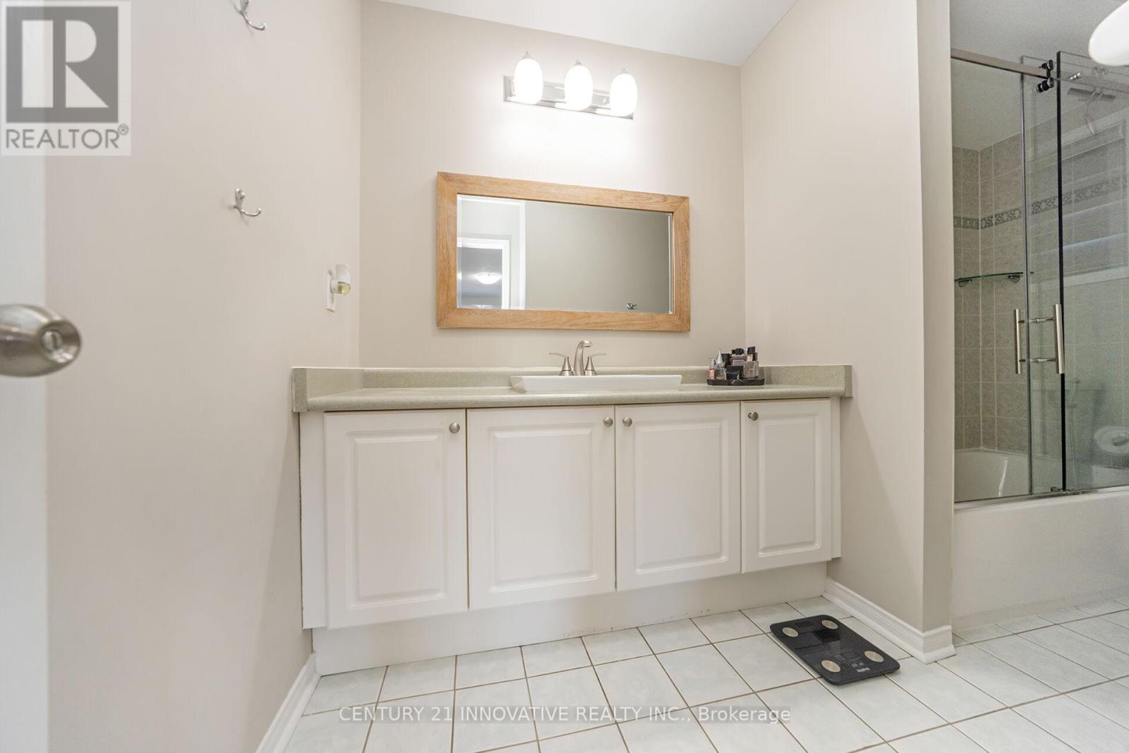 4876 Potomac Court, Mississauga, Ontario  L5R 0B1 - Photo 25 - W12451786