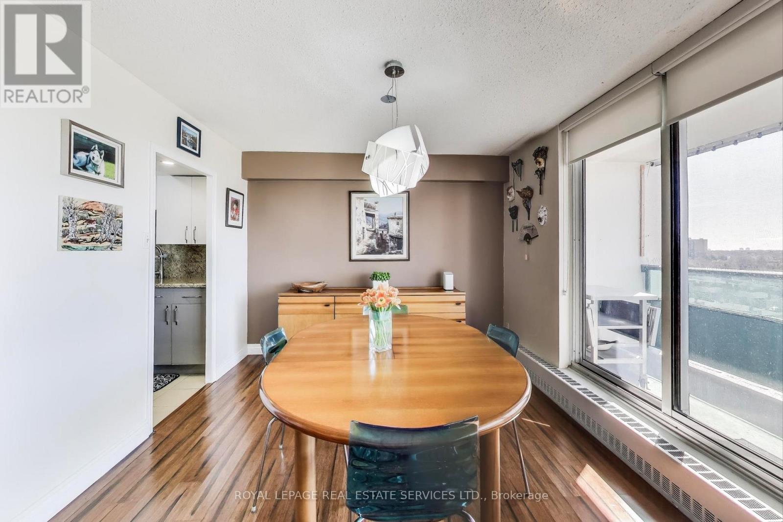 1008 - 44 Longbourne Drive, Toronto (Willowridge-Martingrove-Richview), Ontario  M9R 2M7 - Photo 12 - W12451788