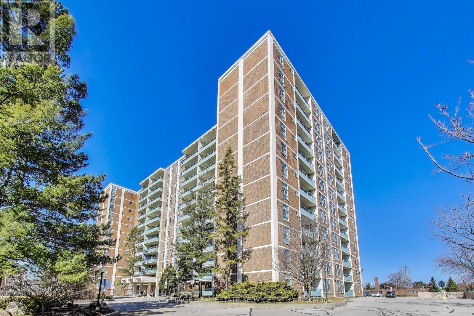 1008 - 44 Longbourne Drive, Toronto (Willowridge-Martingrove-Richview), Ontario  M9R 2M7 - Photo 4 - W12451788