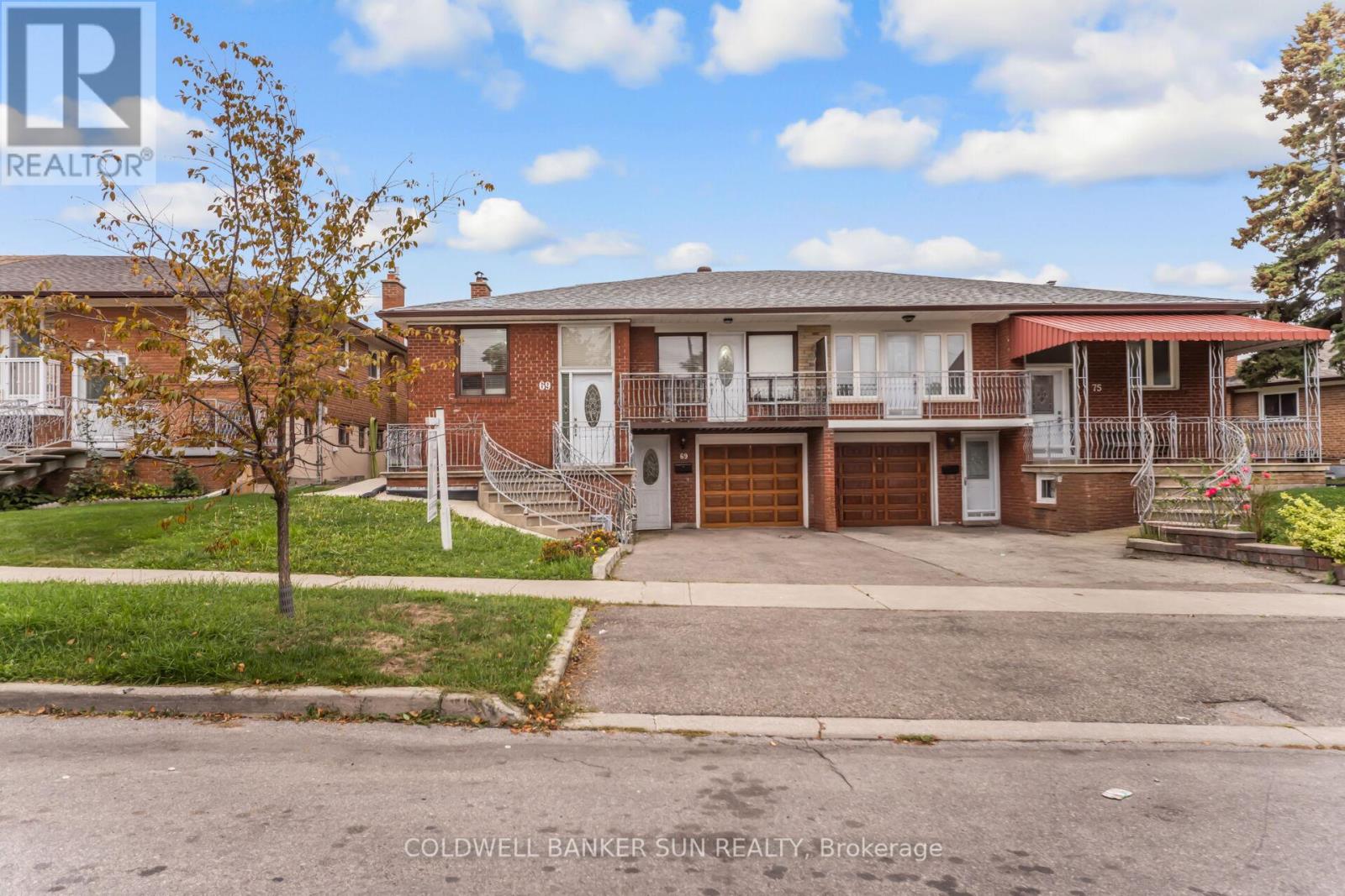 69 Songwood Drive, Toronto (Humbermede), Ontario  M9M 1X4 - Photo 1 - W12451789