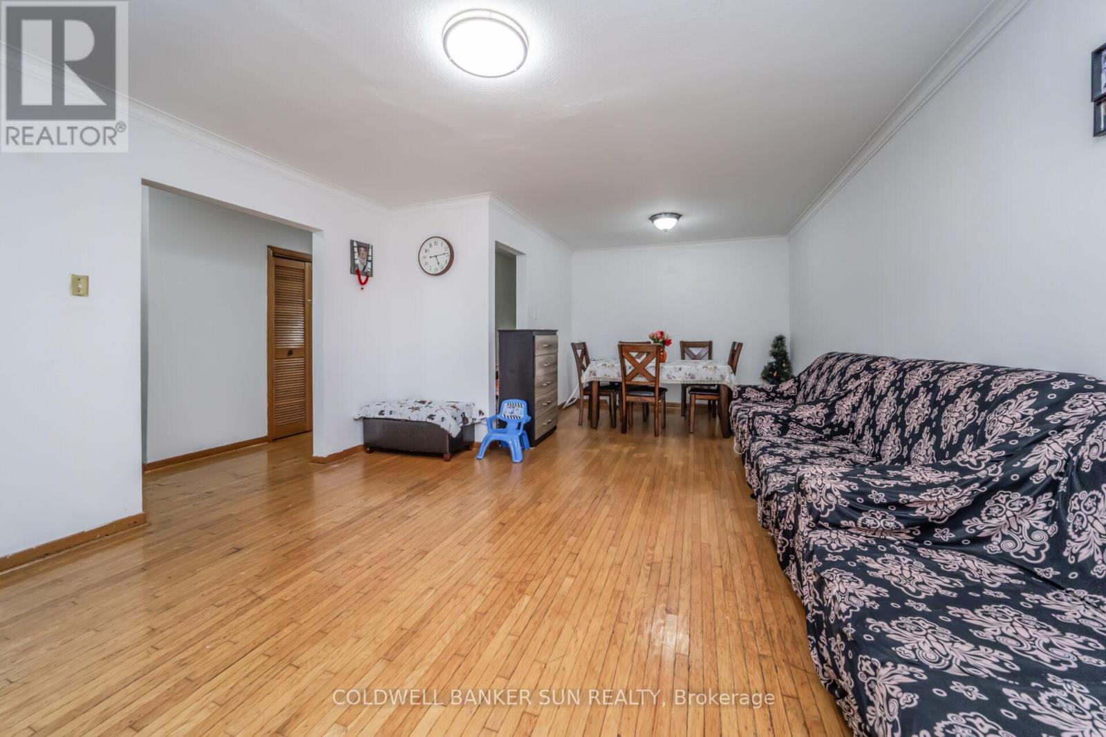 69 Songwood Drive, Toronto (Humbermede), Ontario  M9M 1X4 - Photo 10 - W12451789