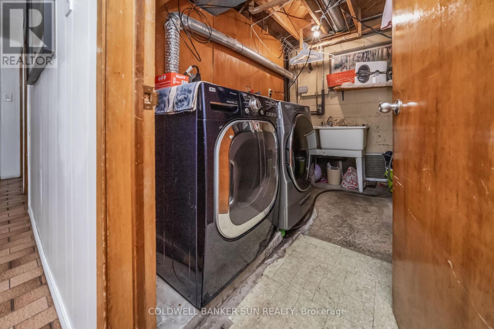 69 Songwood Drive, Toronto (Humbermede), Ontario  M9M 1X4 - Photo 36 - W12451789