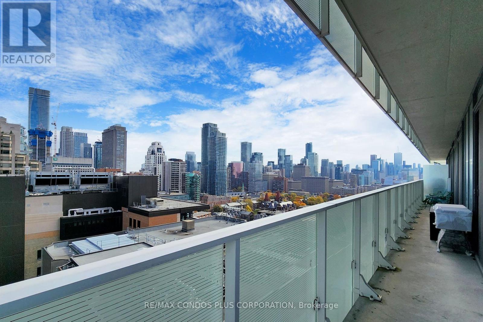 2105 - 200 Bloor Street W, Toronto, Ontario  M5S 0B1 - Photo 3 - C12188479