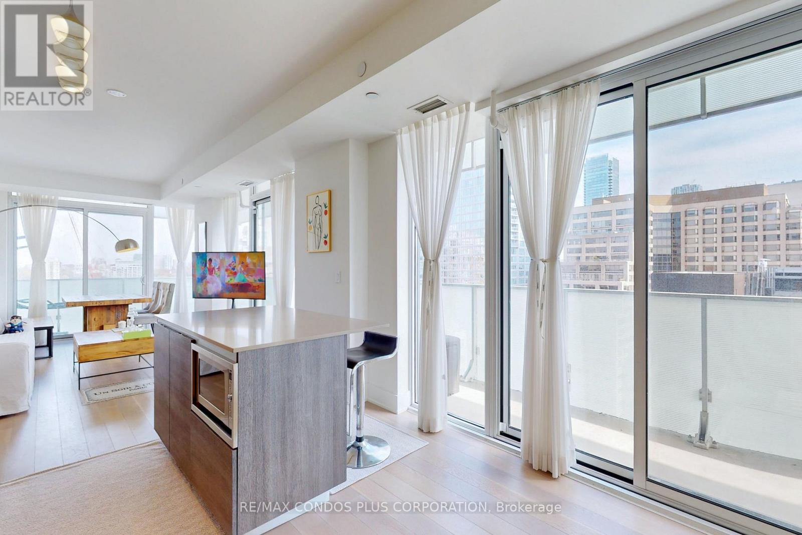 2105 - 200 Bloor Street W, Toronto, Ontario  M5S 0B1 - Photo 6 - C12188479