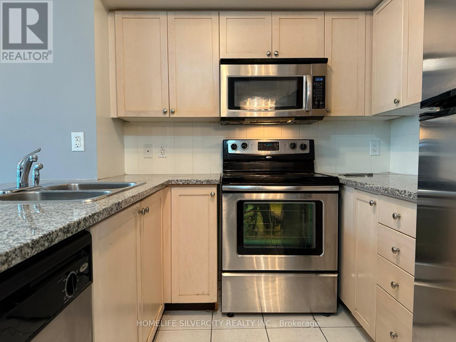 806 - 208 Enfield Place, Mississauga, Ontario  L5B 0G8 - Photo 10 - W12450415
