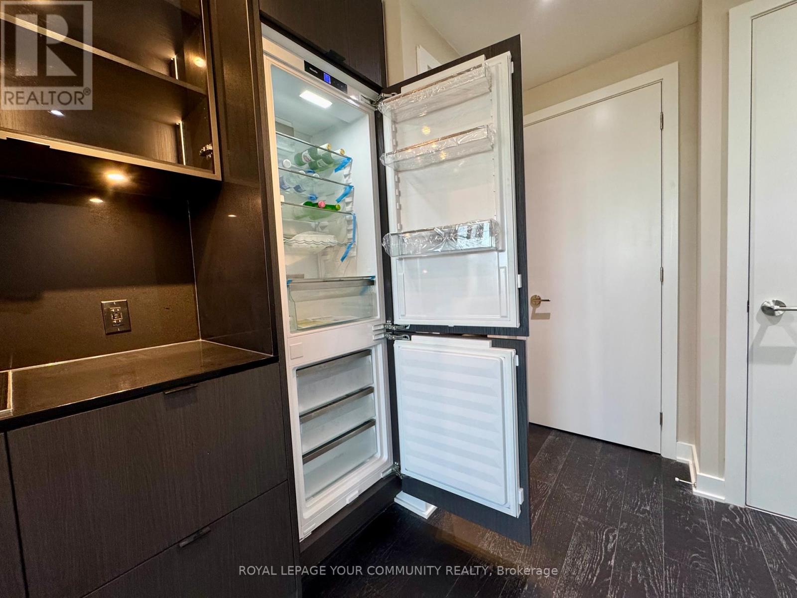 2114 - 11 Yorkville Avenue, Toronto, Ontario  L4H 4T5 - Photo 6 - C12417195